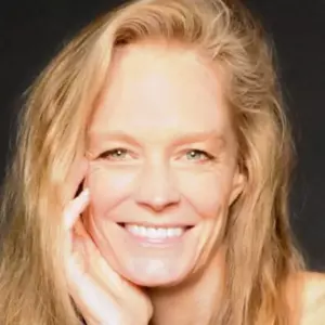 Suzy Amis Cameron profile picture